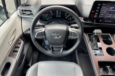 2023 Toyota Sienna XLE 8 Passenger
