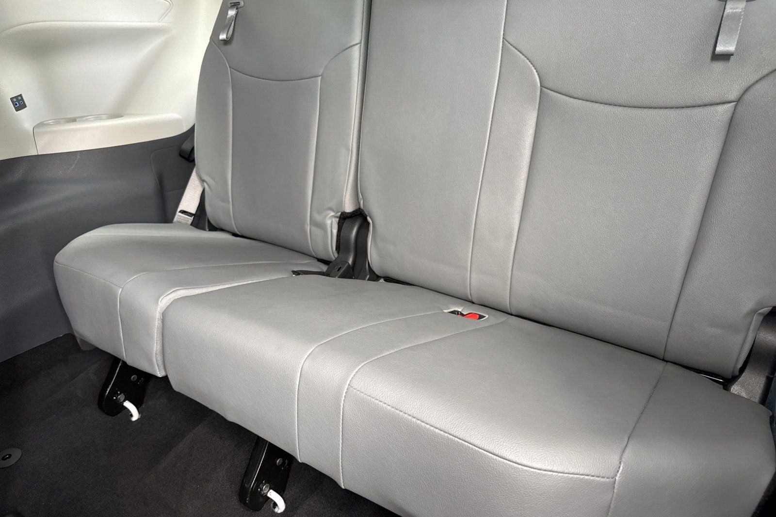 2023 Toyota Sienna XLE 8 Passenger