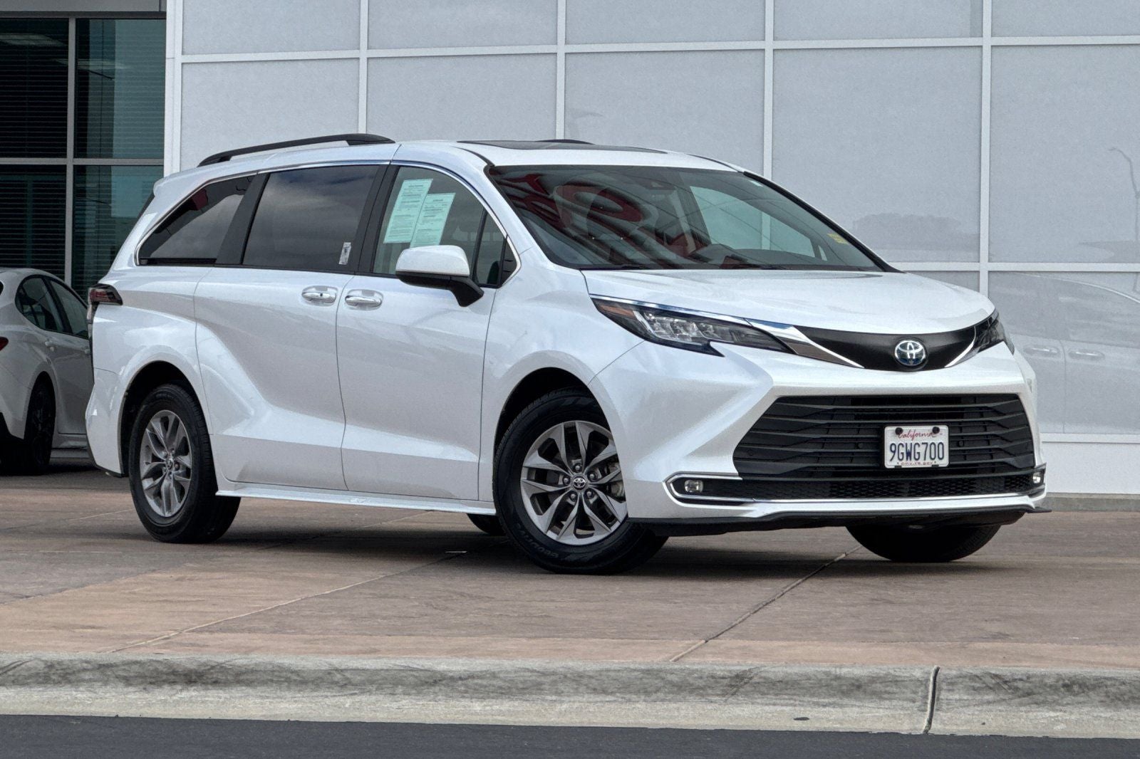 2023 Toyota Sienna XLE 8 Passenger
