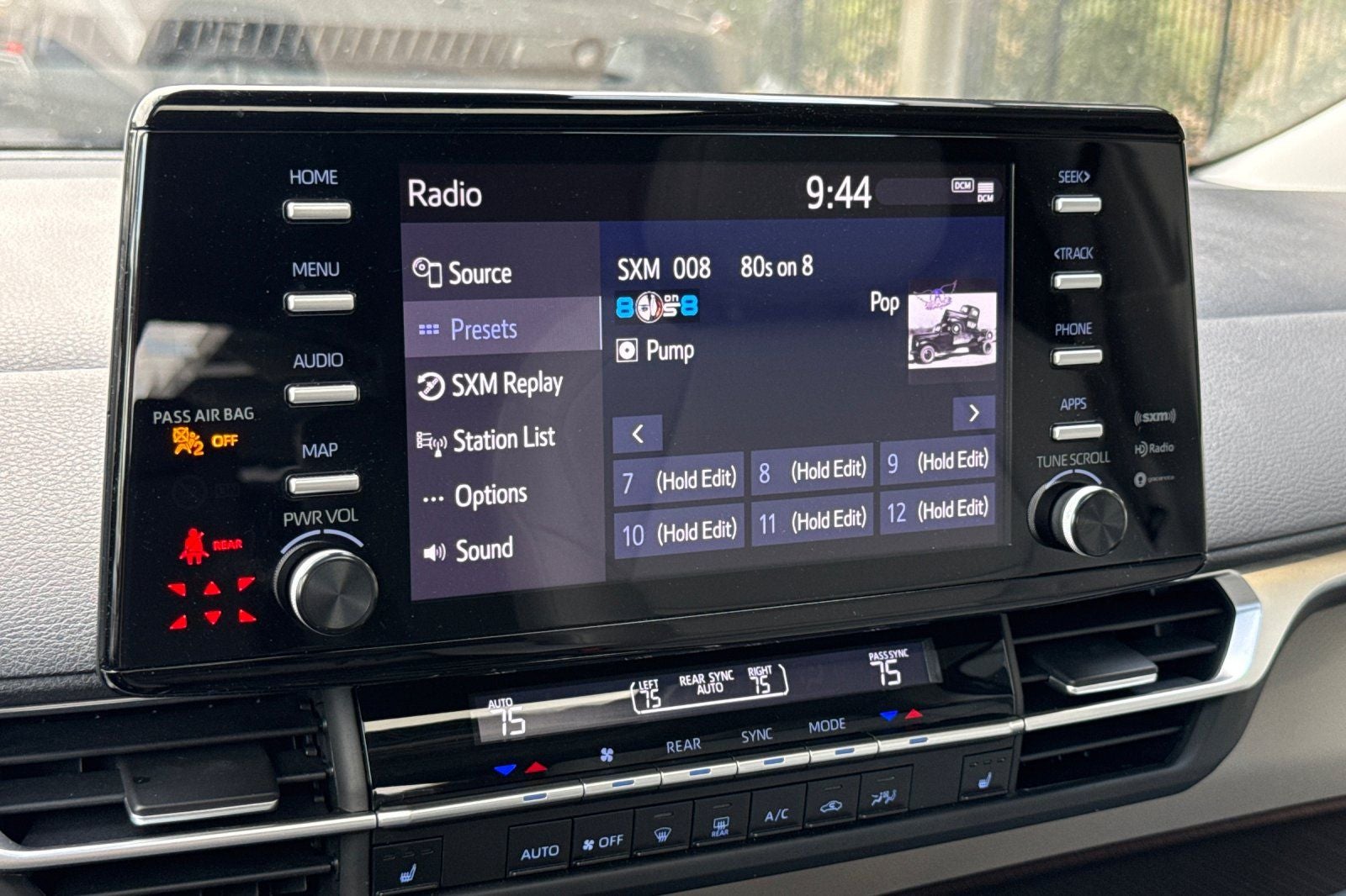 2023 Toyota Sienna XLE 8 Passenger