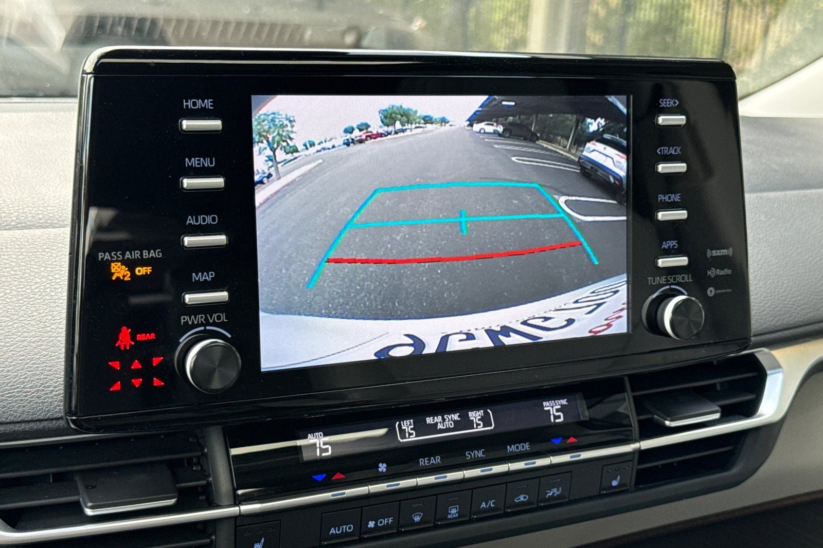 2023 Toyota Sienna XLE 8 Passenger
