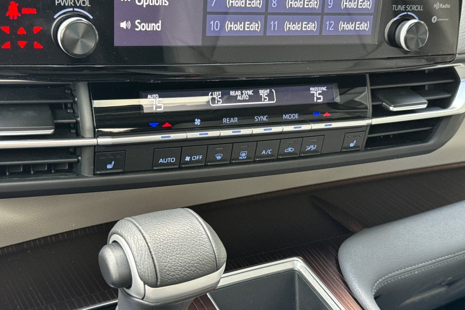 2023 Toyota Sienna XLE 8 Passenger