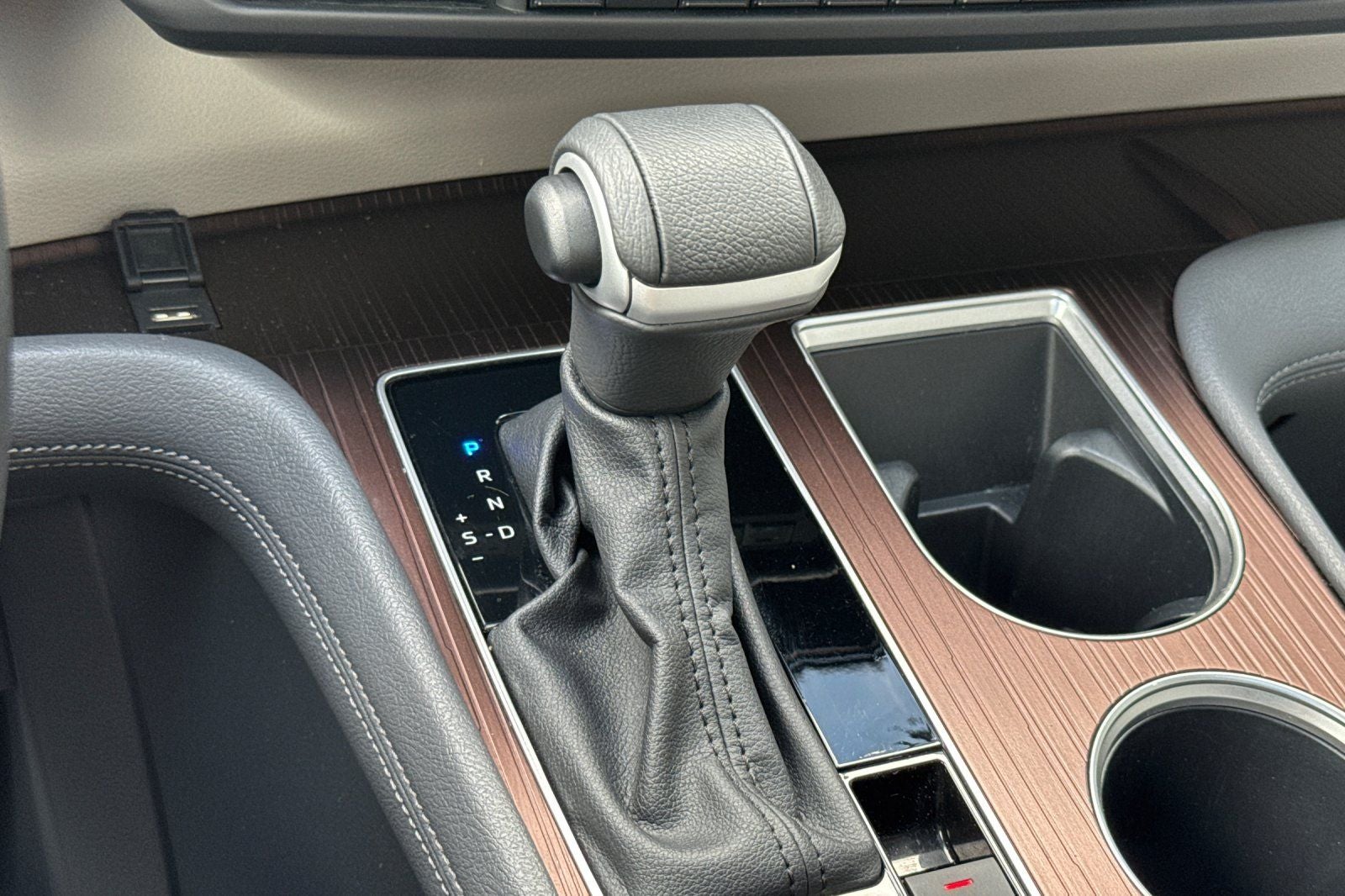 2023 Toyota Sienna XLE 8 Passenger