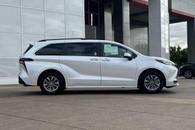 2023 Toyota Sienna XLE 8 Passenger