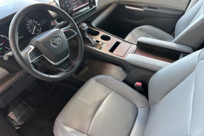 2024 Toyota Sienna XLE 8 Passenger