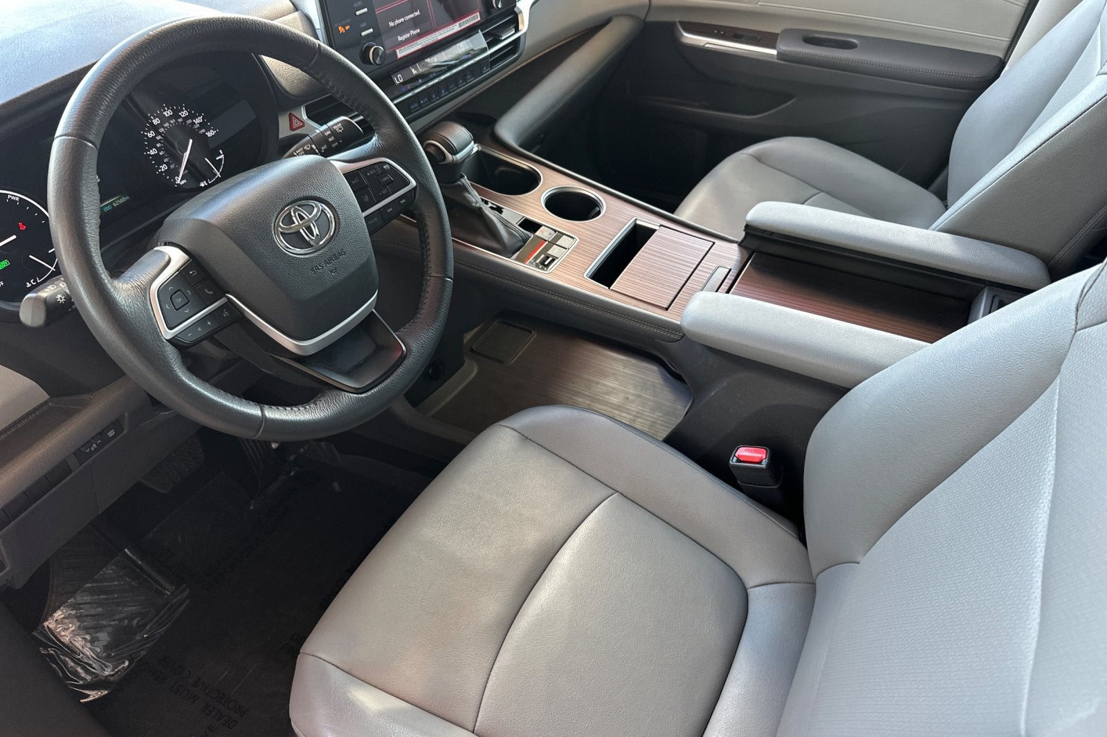 2024 Toyota Sienna XLE 8 Passenger
