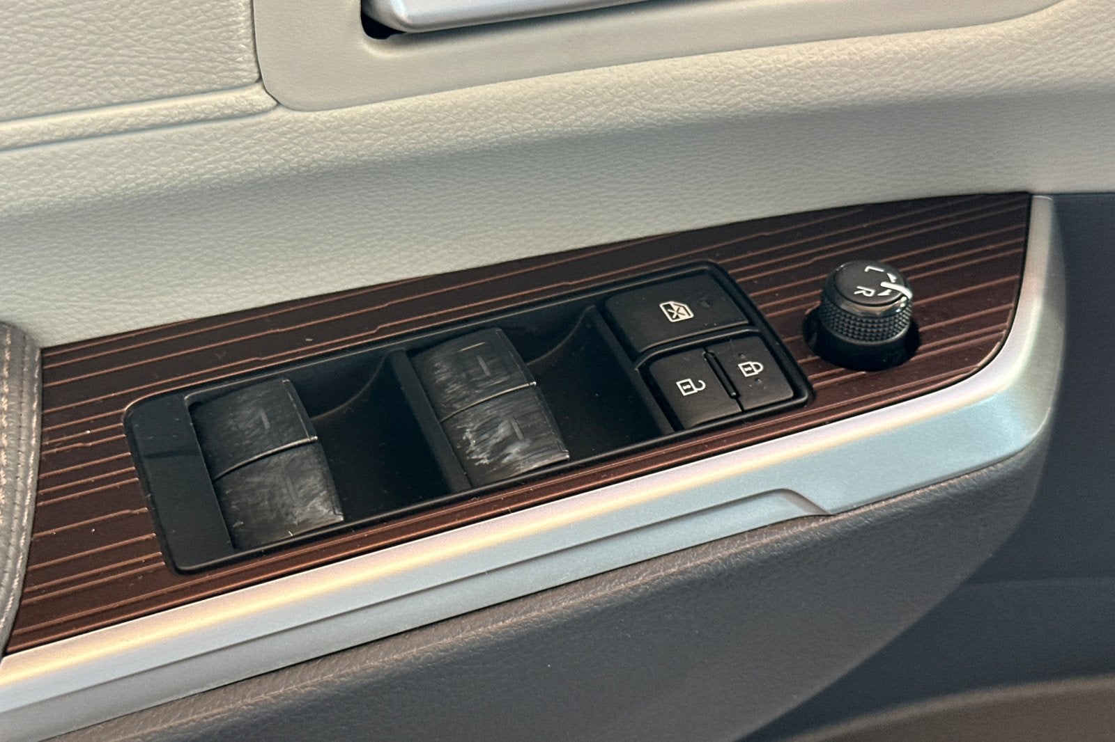 2024 Toyota Sienna XLE 8 Passenger