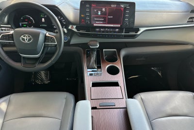 2024 Toyota Sienna XLE 8 Passenger