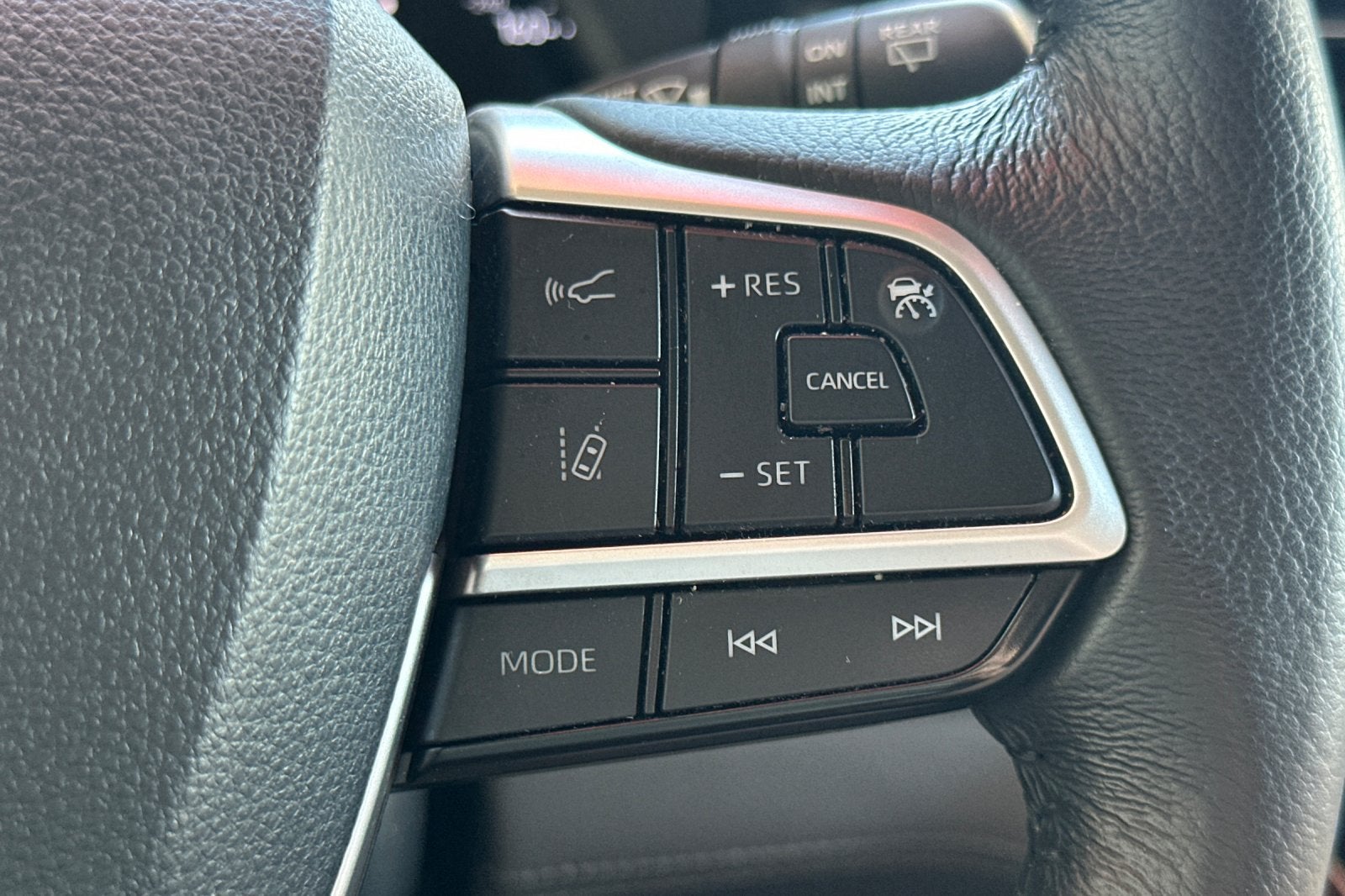2024 Toyota Sienna XLE 8 Passenger
