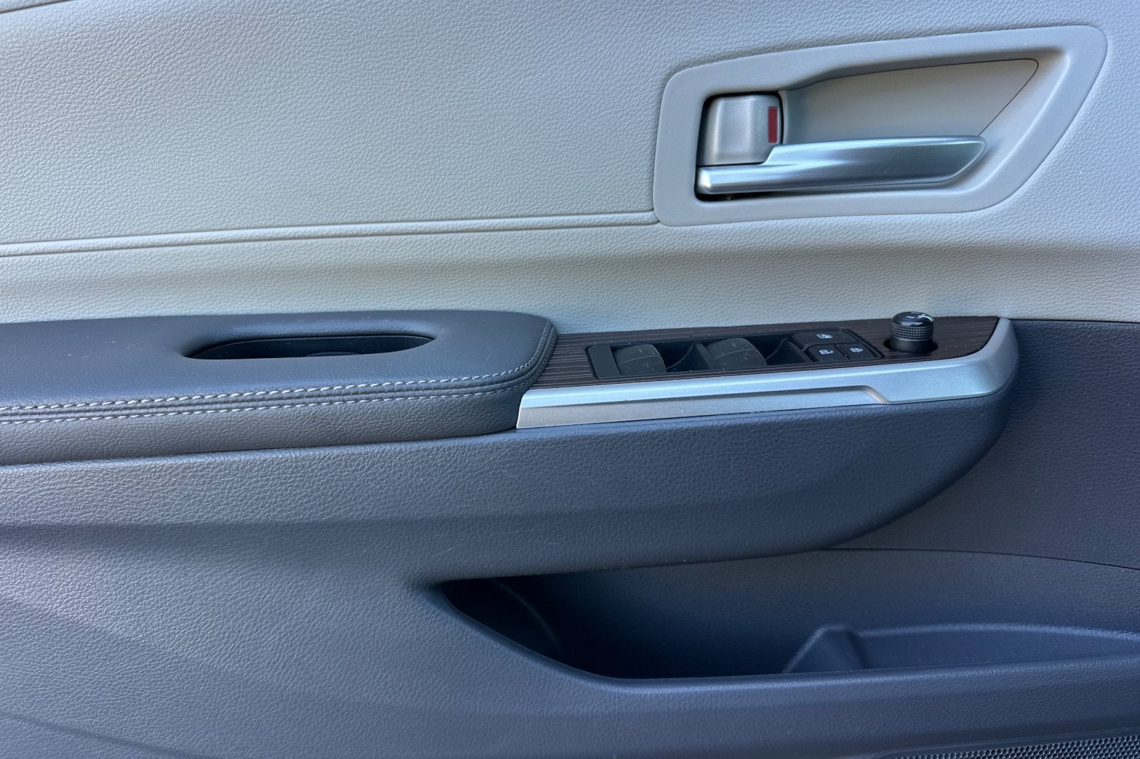 2023 Toyota Sienna XLE 8 Passenger