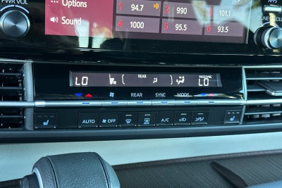 2023 Toyota Sienna XLE 8 Passenger