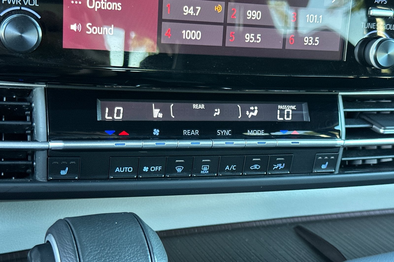 2023 Toyota Sienna XLE 8 Passenger