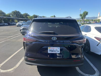 2023 Toyota Sienna XLE 8 Passenger