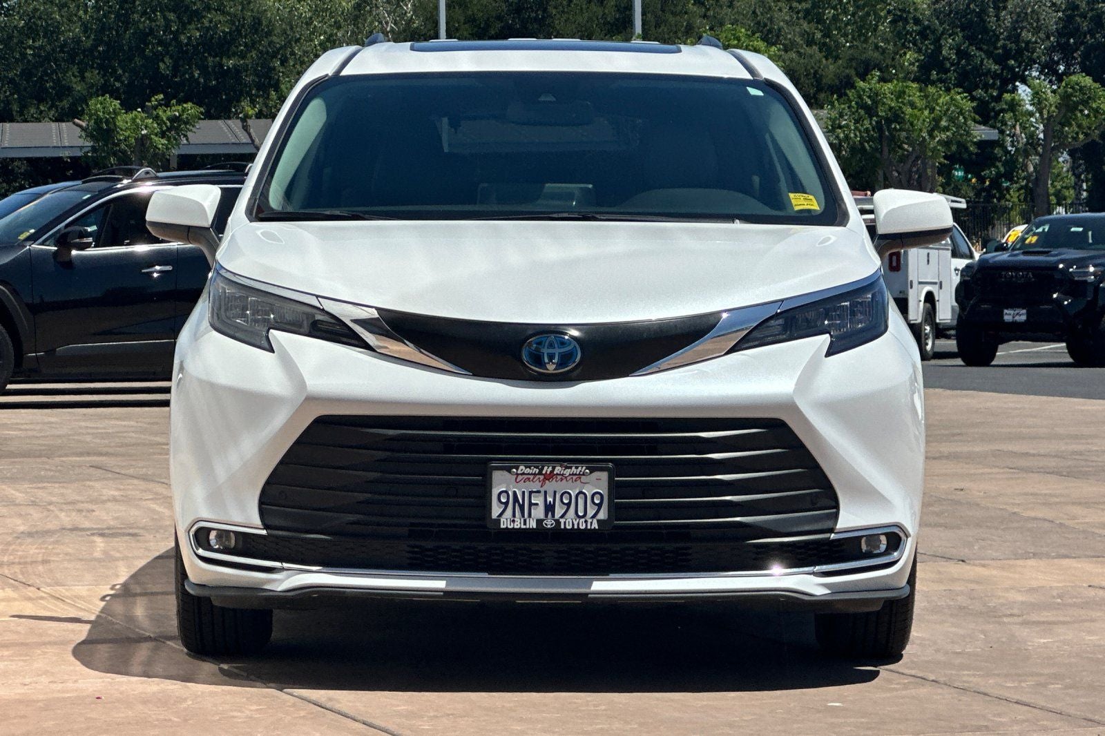 2024 Toyota Sienna XLE 8 Passenger