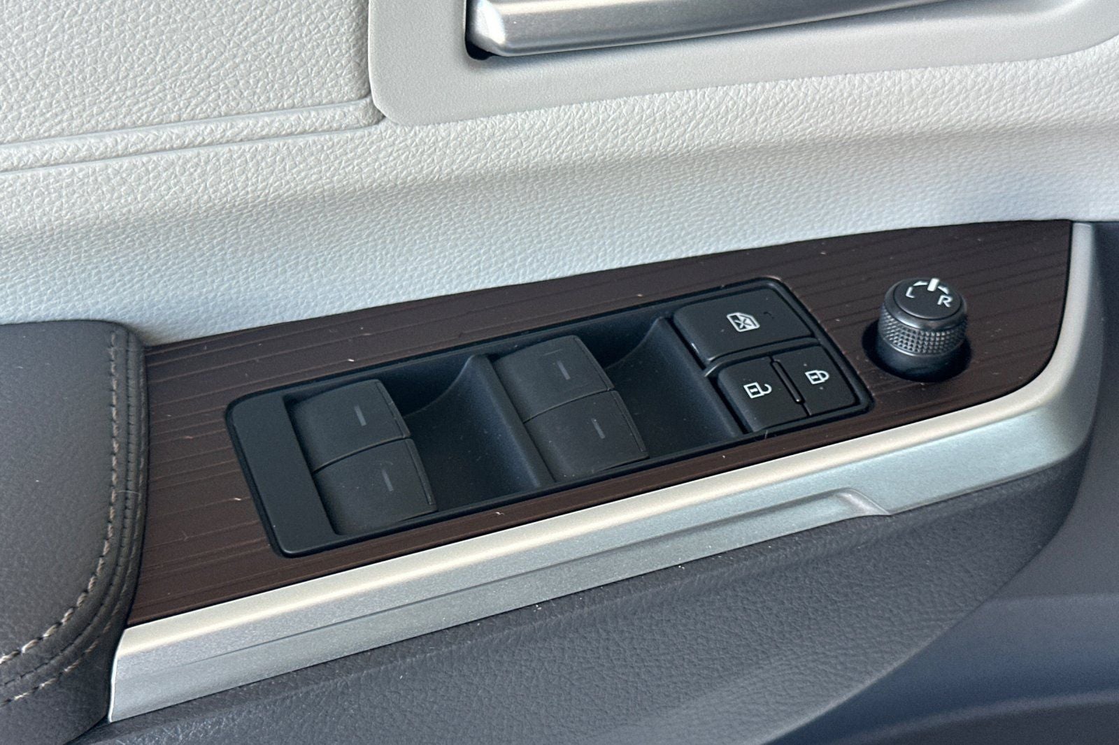 2024 Toyota Sienna XLE 8 Passenger