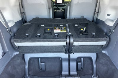 2024 Toyota Sienna XLE 8 Passenger