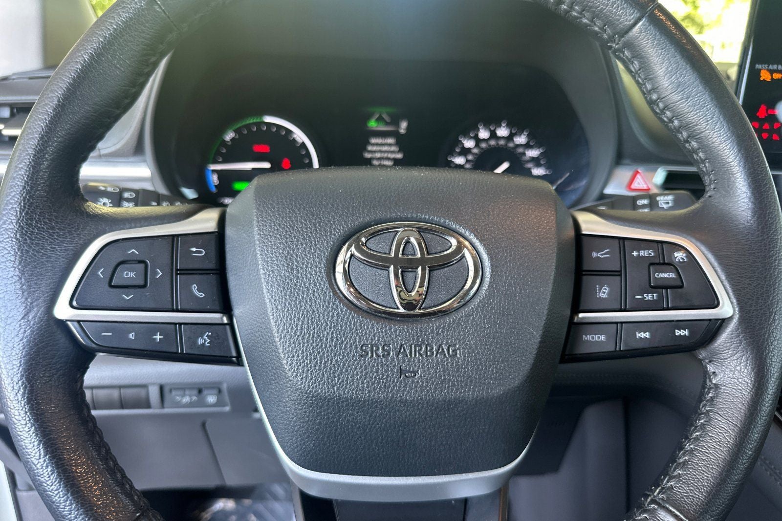 2024 Toyota Sienna XLE 8 Passenger
