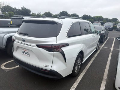 2024 Toyota Sienna XLE 8 Passenger