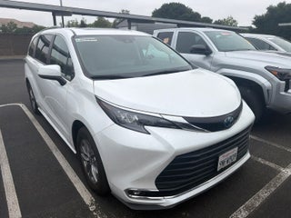 2024 Toyota Sienna XLE 8 Passenger