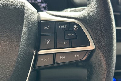 2022 Toyota Sienna XLE 8 Passenger