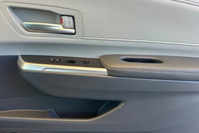 2024 Toyota Sienna XLE 8 Passenger