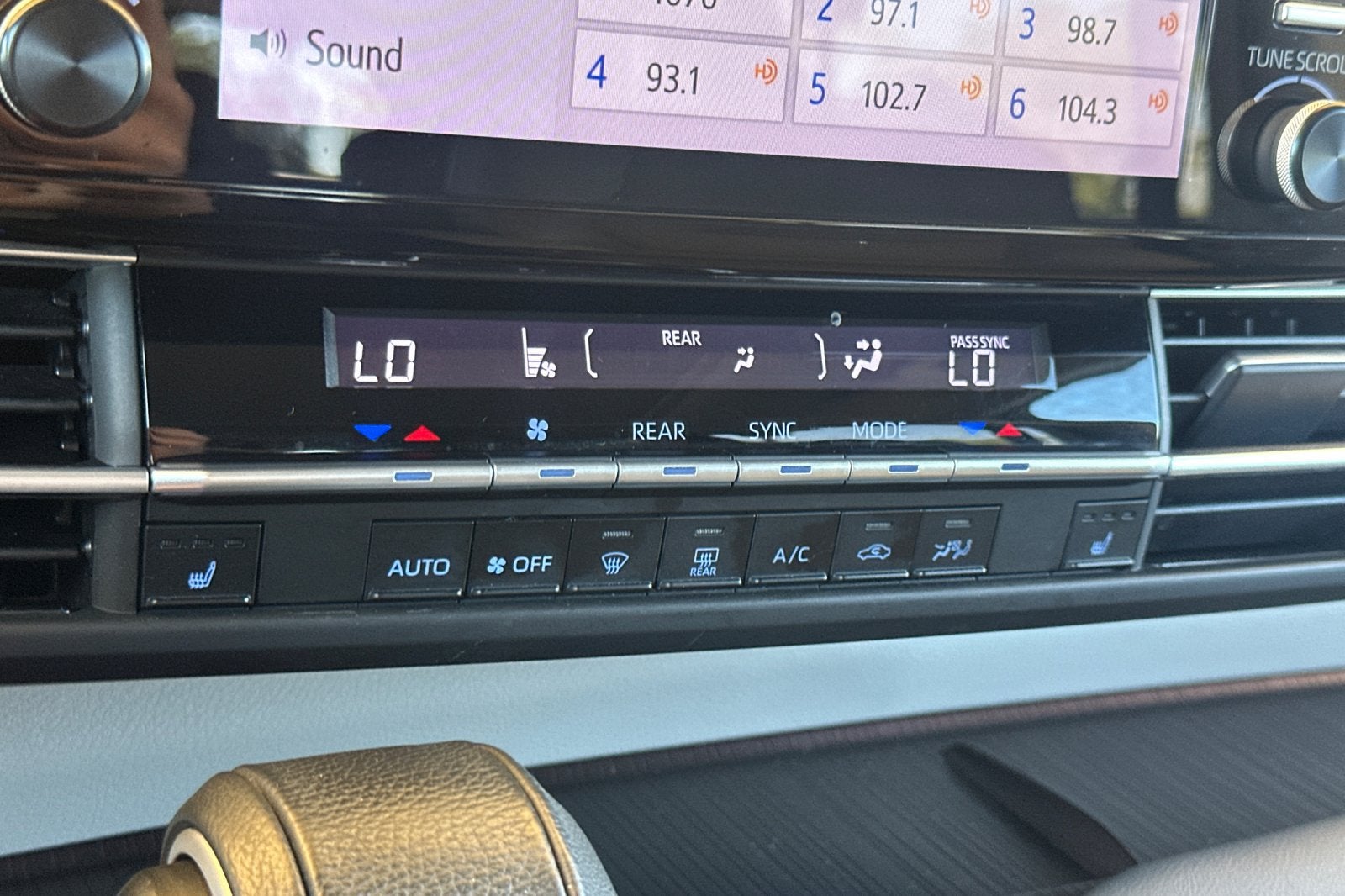 2024 Toyota Sienna XLE 8 Passenger