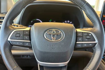 2024 Toyota Sienna XLE 8 Passenger