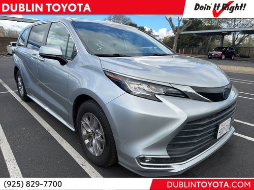 2022 Toyota Sienna XLE 8 Passenger