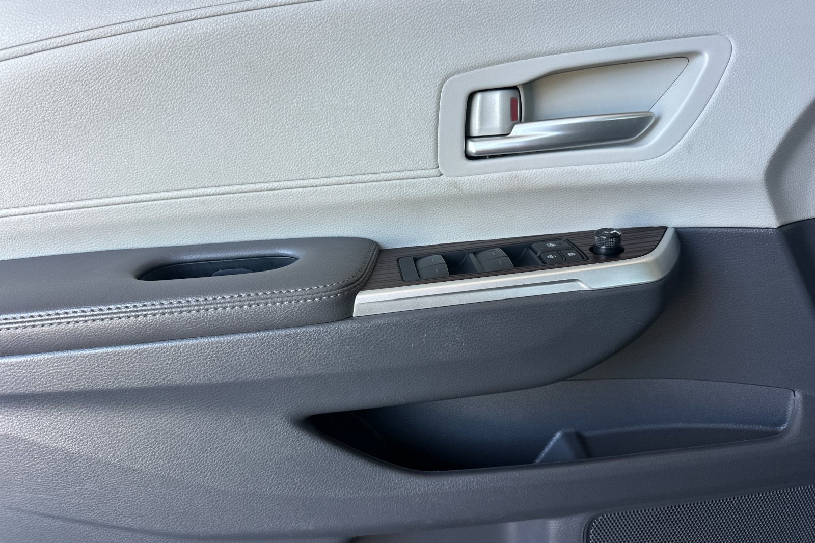 2024 Toyota Sienna XLE 8 Passenger