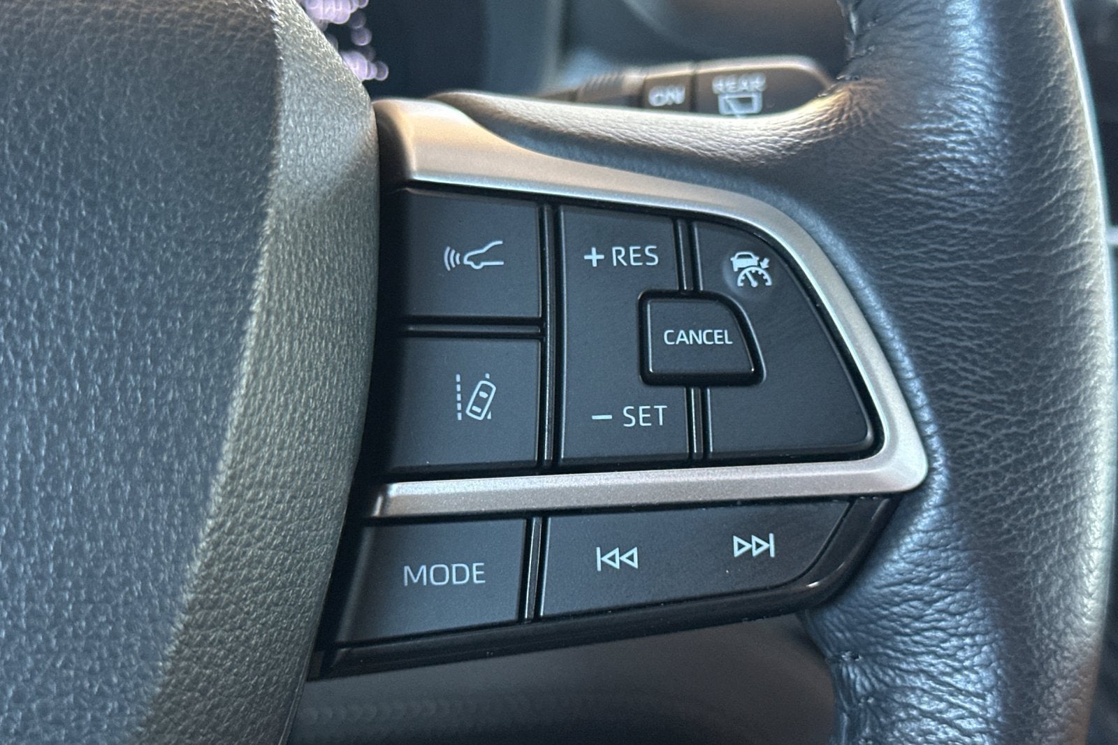 2024 Toyota Sienna XLE 8 Passenger
