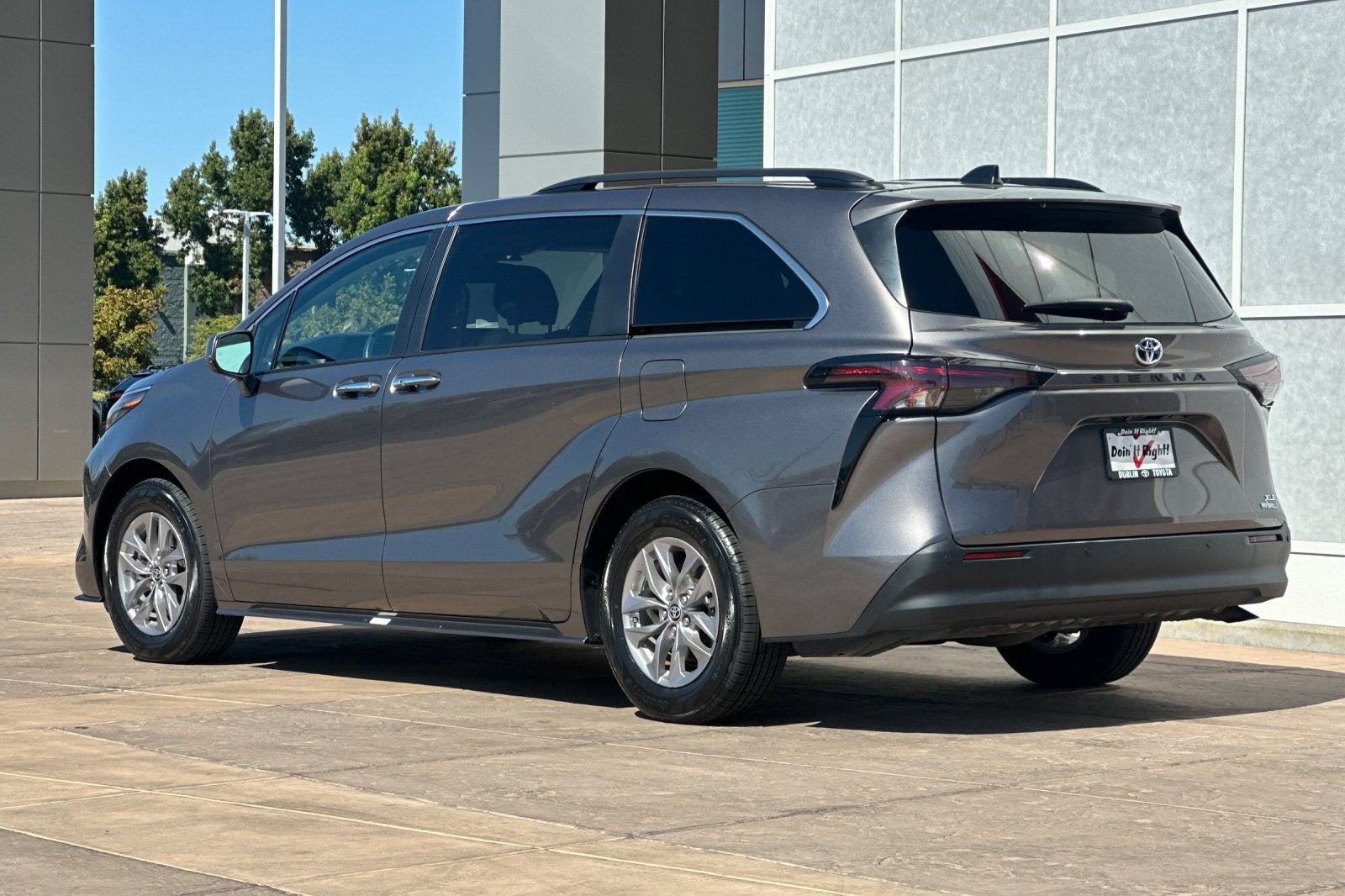 2024 Toyota Sienna XLE 8 Passenger