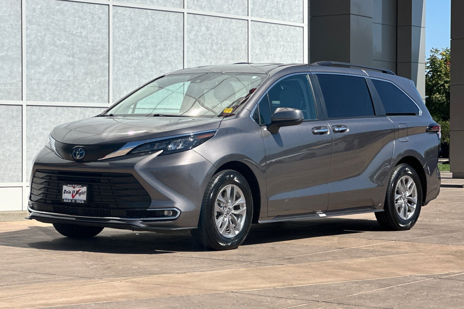 2024 Toyota Sienna XLE 8 Passenger