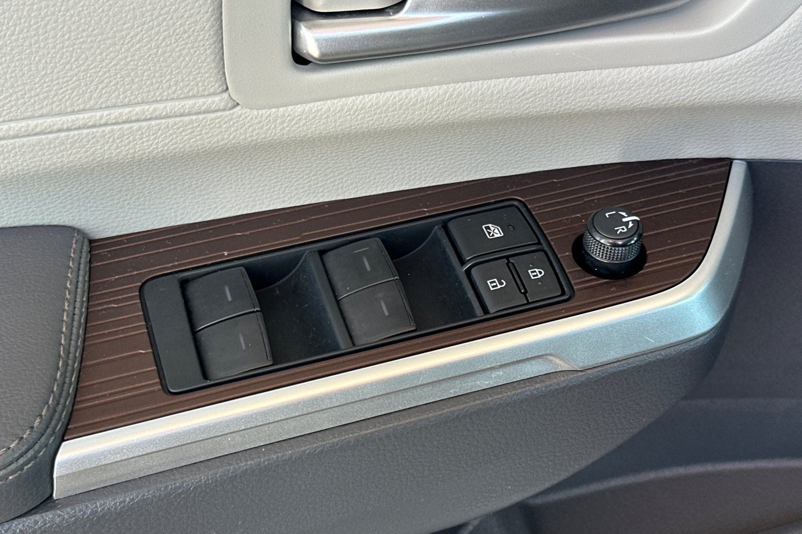 2024 Toyota Sienna XLE 8 Passenger