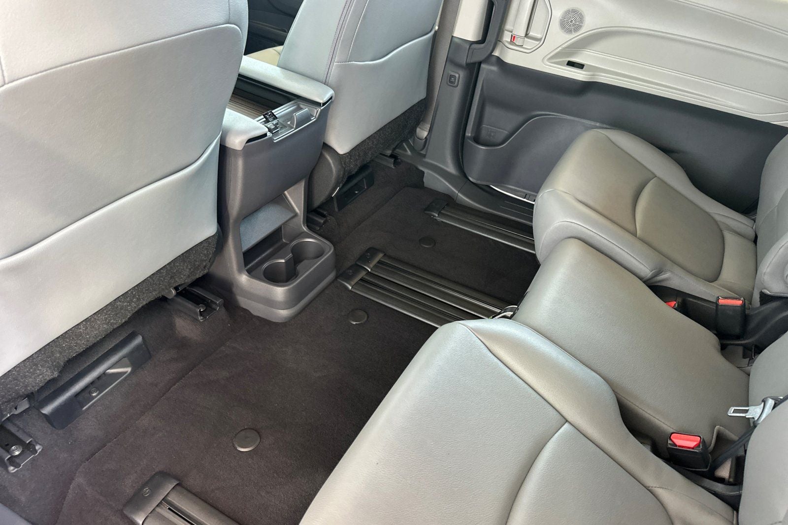 2024 Toyota Sienna XLE 8 Passenger