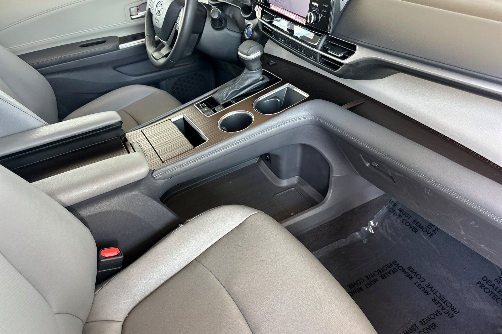 2024 Toyota Sienna XLE 8 Passenger