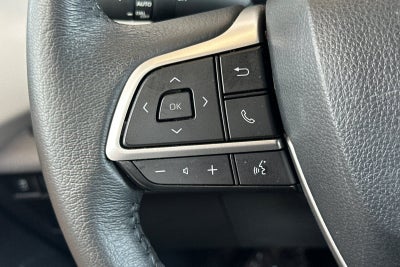 2024 Toyota Sienna XLE 8 Passenger