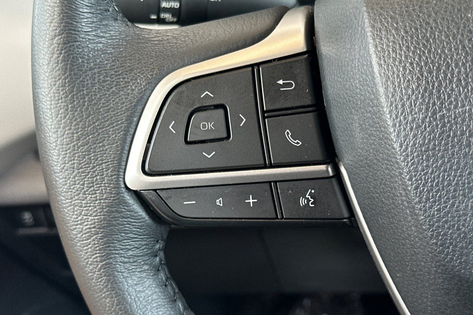 2024 Toyota Sienna XLE 8 Passenger
