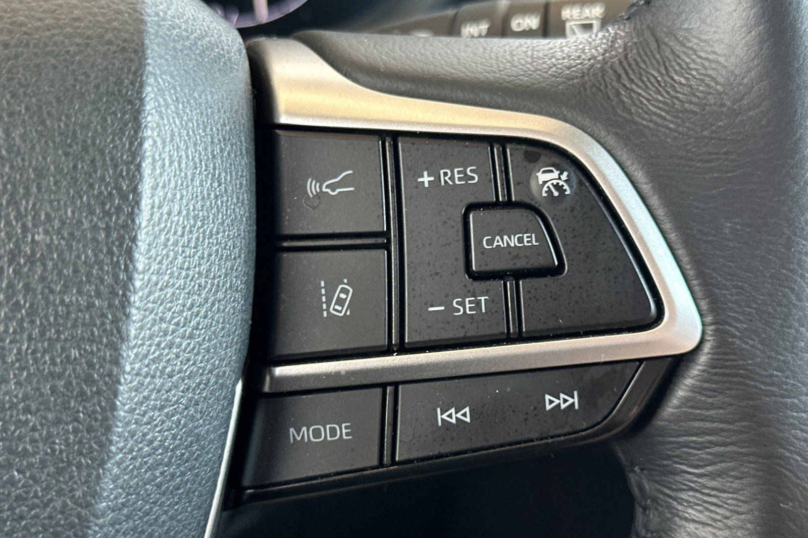 2024 Toyota Sienna XLE 8 Passenger