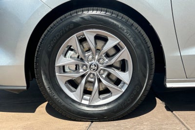 2024 Toyota Sienna XLE 8 Passenger