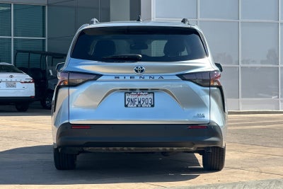 2024 Toyota Sienna XLE 8 Passenger