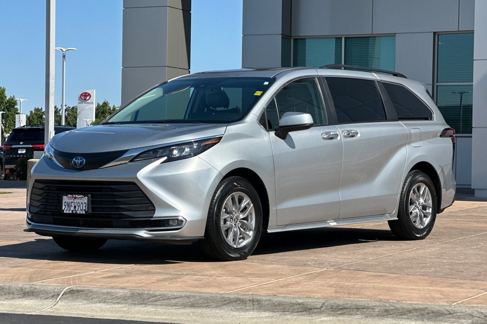 2024 Toyota Sienna XLE 8 Passenger