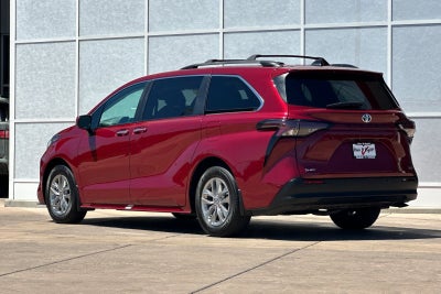 2025 Toyota Sienna XLE 7 Passenger