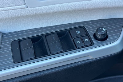 2025 Toyota Sienna XLE 8 Passenger