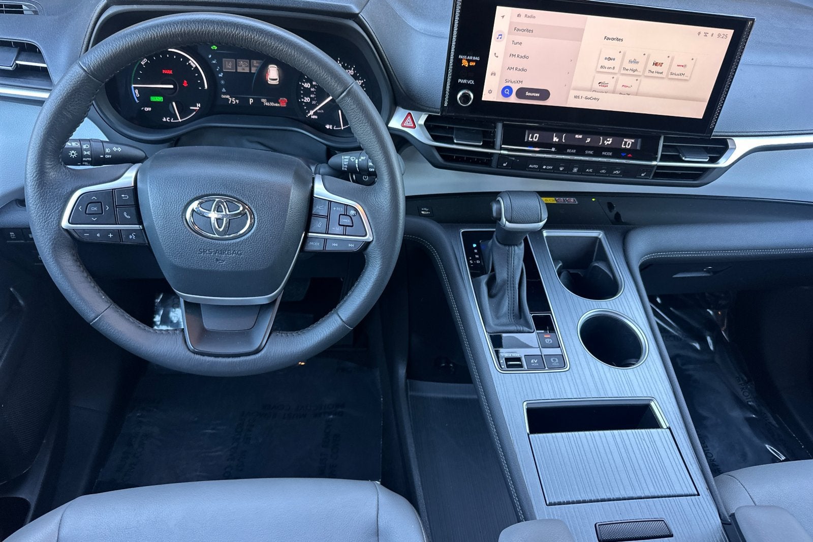 2025 Toyota Sienna XLE 8 Passenger