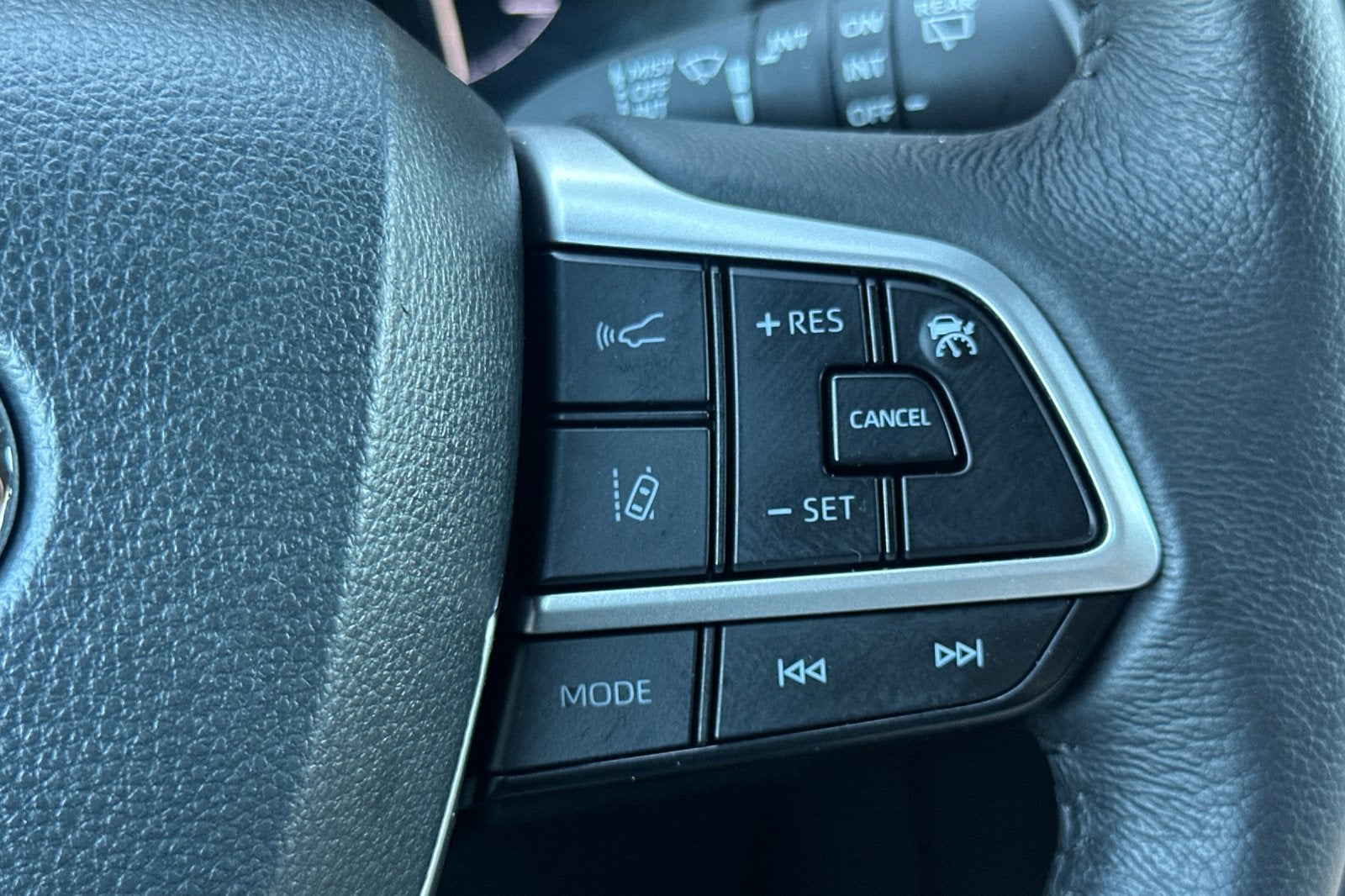 2025 Toyota Sienna XLE 8 Passenger