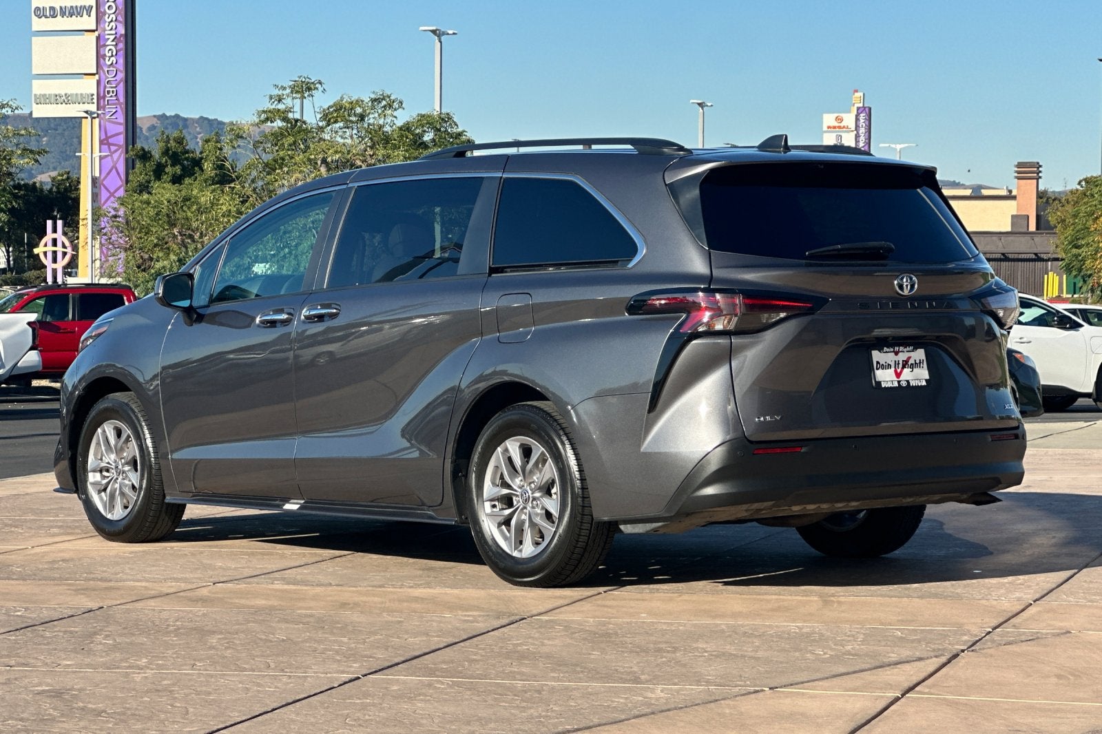 2025 Toyota Sienna XLE 8 Passenger