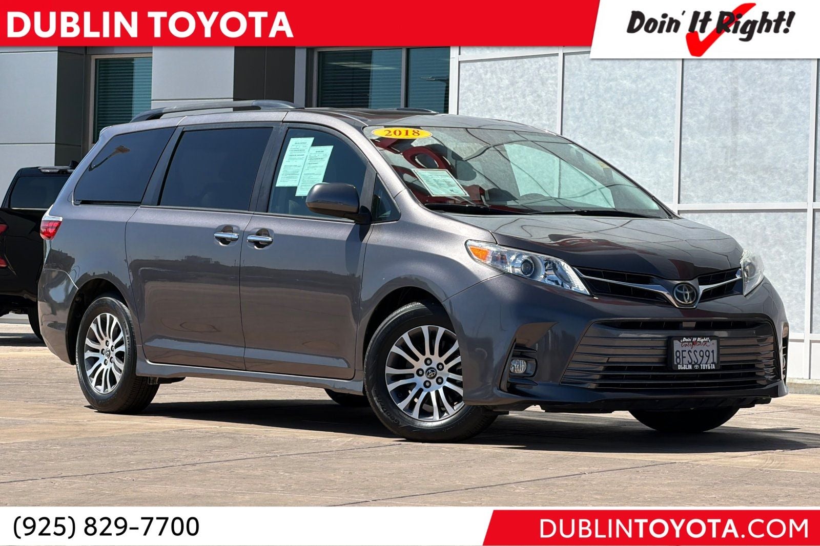 2018 Toyota Sienna XLE V6 8-Passenger's photo