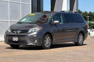 2018 Toyota Sienna XLE 8 Passenger