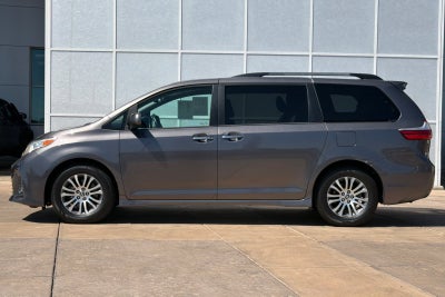 2018 Toyota Sienna XLE 8 Passenger