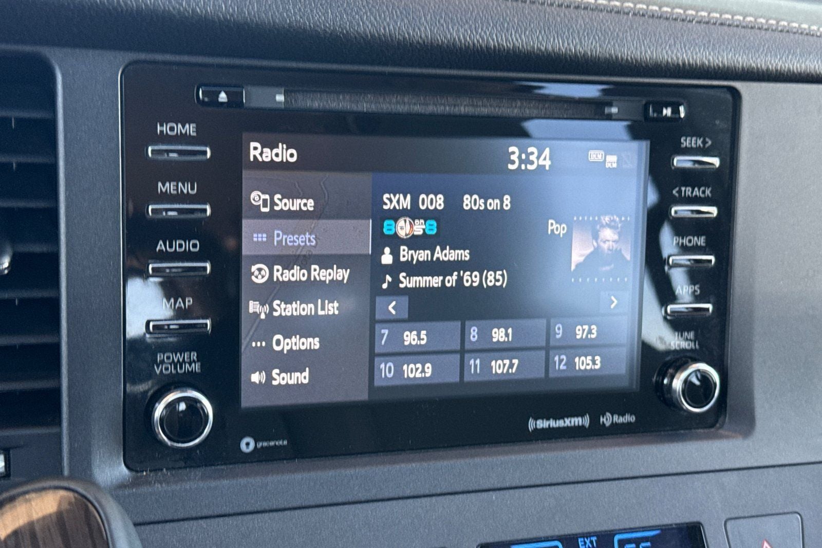 2020 Toyota Sienna XLE 8 Passenger